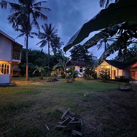 Kayu Cottage 吉利特拉旺安 外观 照片